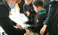 智能物流機器人派送湯圓 實地集團的這個小區(qū)“亮了”