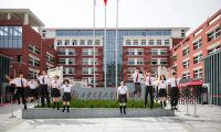西安校服越來越美 家長滿意度不斷提升