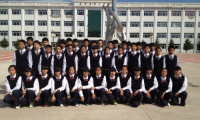 嘉蔭縣校服齊換裝：“英倫風”扮靚校園