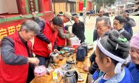 黨員先鋒下基層 志愿服務(wù)暖人心
