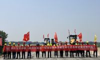 中鐵二局陽(yáng)新高速豫魯省界至寧陵段項(xiàng)目路面水穩(wěn)底基層試驗(yàn)段順利施工
