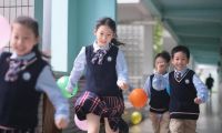畢業(yè)季里的校服美學(xué):從成長見證到美育覺醒