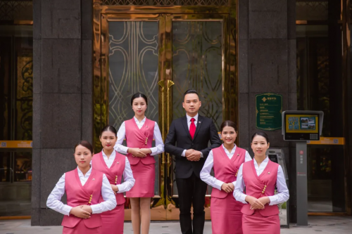 中奧物業(yè)母公司中奧到家-機(jī)遇與挑戰(zhàn)并存 成為行業(yè)的“野生動物”