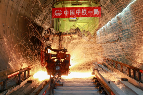 紹興地鐵1號線主線實(shí)現(xiàn)軌道貫通