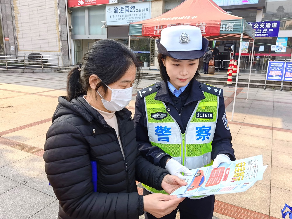 重慶市公安局萬盛經(jīng)開區(qū)分局交巡警支隊持續(xù)開展  “兩輪車”集中違法行為整治行動