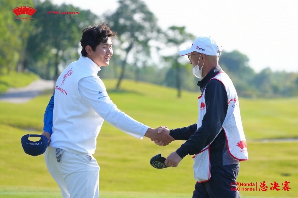 裘子航2桿優(yōu)勢(shì)領(lǐng)跑“廣汽Honda·2022中國(guó)業(yè)余公開(kāi)賽·總決賽”第三輪男子組  王茜梓涵4桿領(lǐng)先女子組