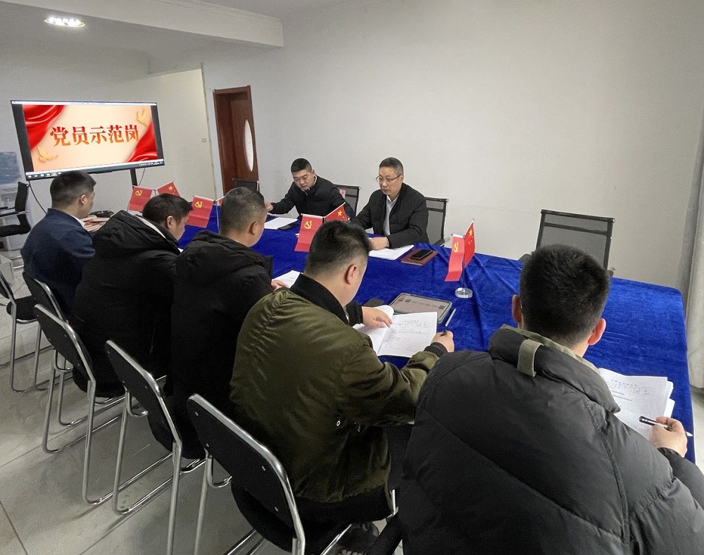中鐵二局裝修公司永安領匯項目黨支部開展“黨員身份亮出來、崗位責任擔起來”黨員示范崗活動