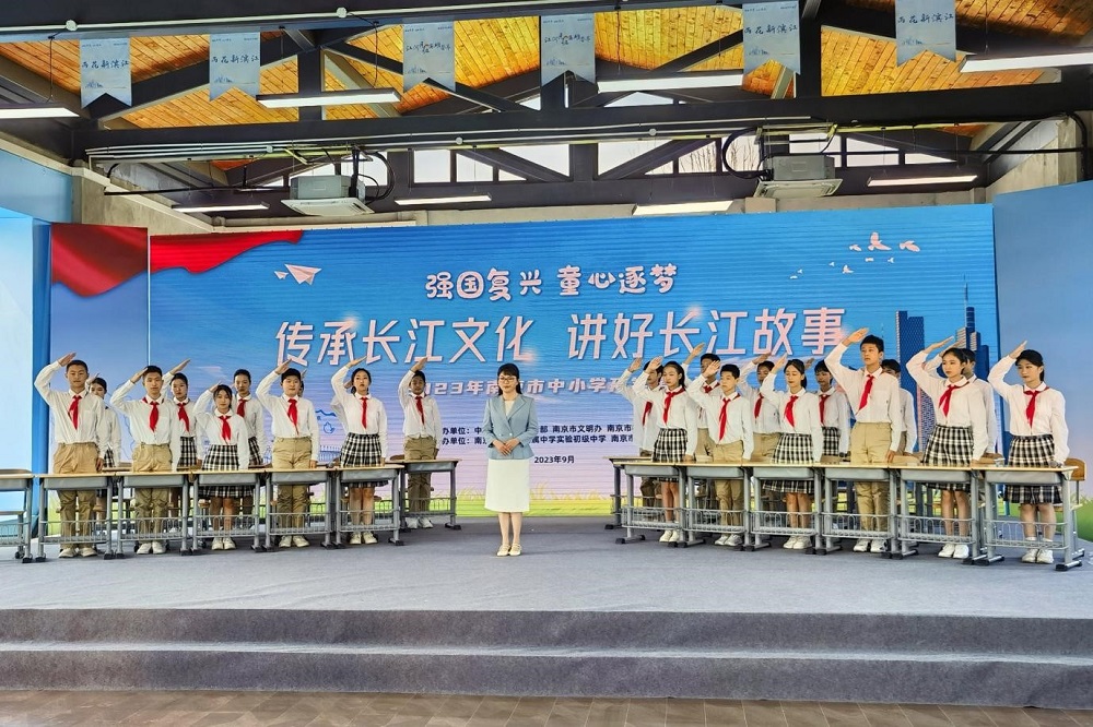 直擊各地開學(xué)第一天|穿上新校服，迎接新學(xué)期