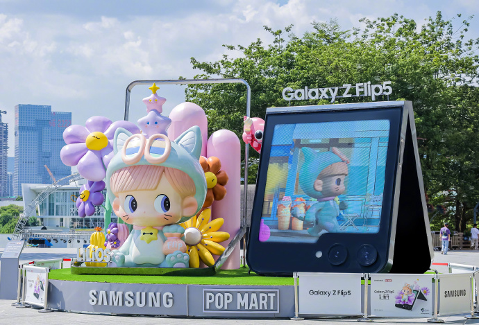 三星Galaxy Z Flip5：創(chuàng)新科技點(diǎn)亮現(xiàn)代美學(xué)，引領(lǐng)時(shí)尚新風(fēng)向！