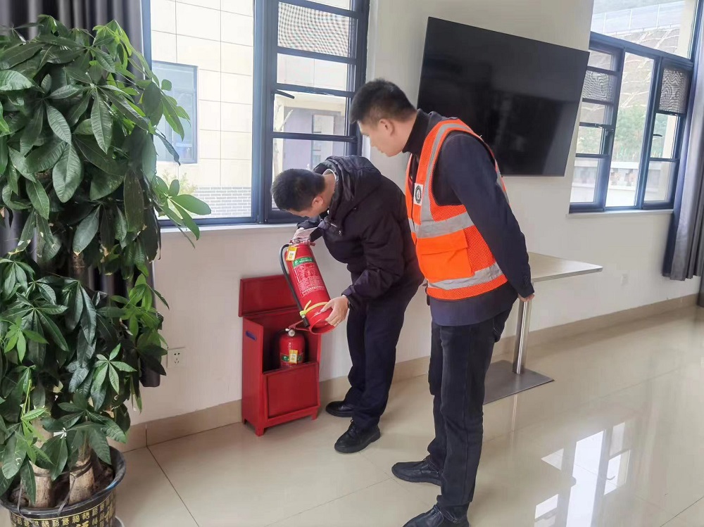 消防安全始于“心”，防患未然始于“行”—江西交投集團(tuán)信豐西收費(fèi)所“三抓三促”開展消防宣傳月系列活動(dòng)