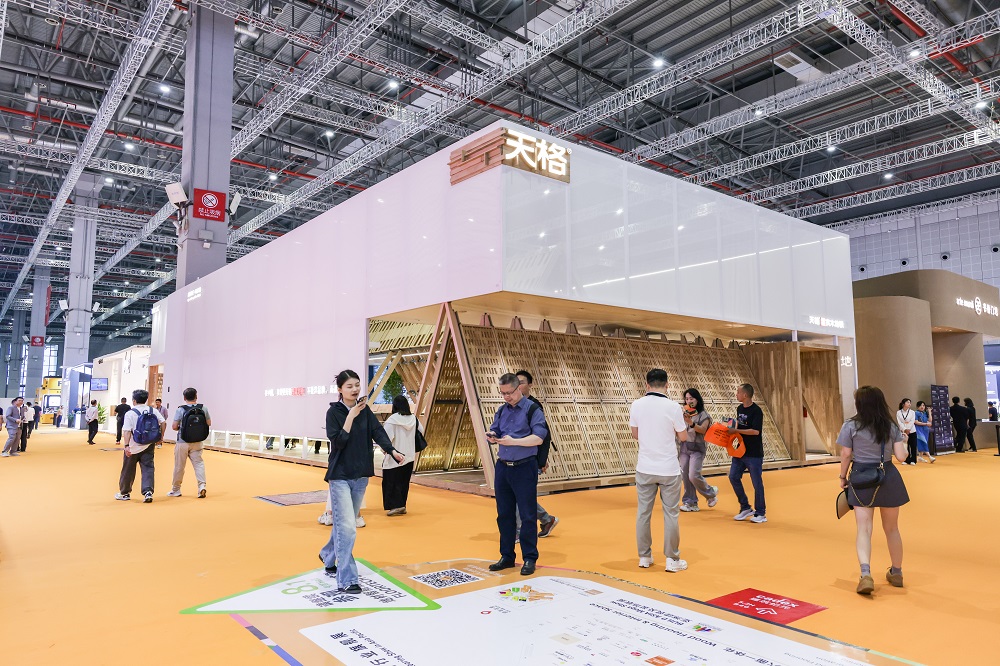 反內(nèi)卷式競(jìng)爭(zhēng) 倡高質(zhì)量發(fā)展｜天格攜高端地板加高端設(shè)計(jì)領(lǐng)秀2025上海地材展